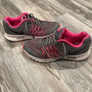 Nike air running tennis shoe